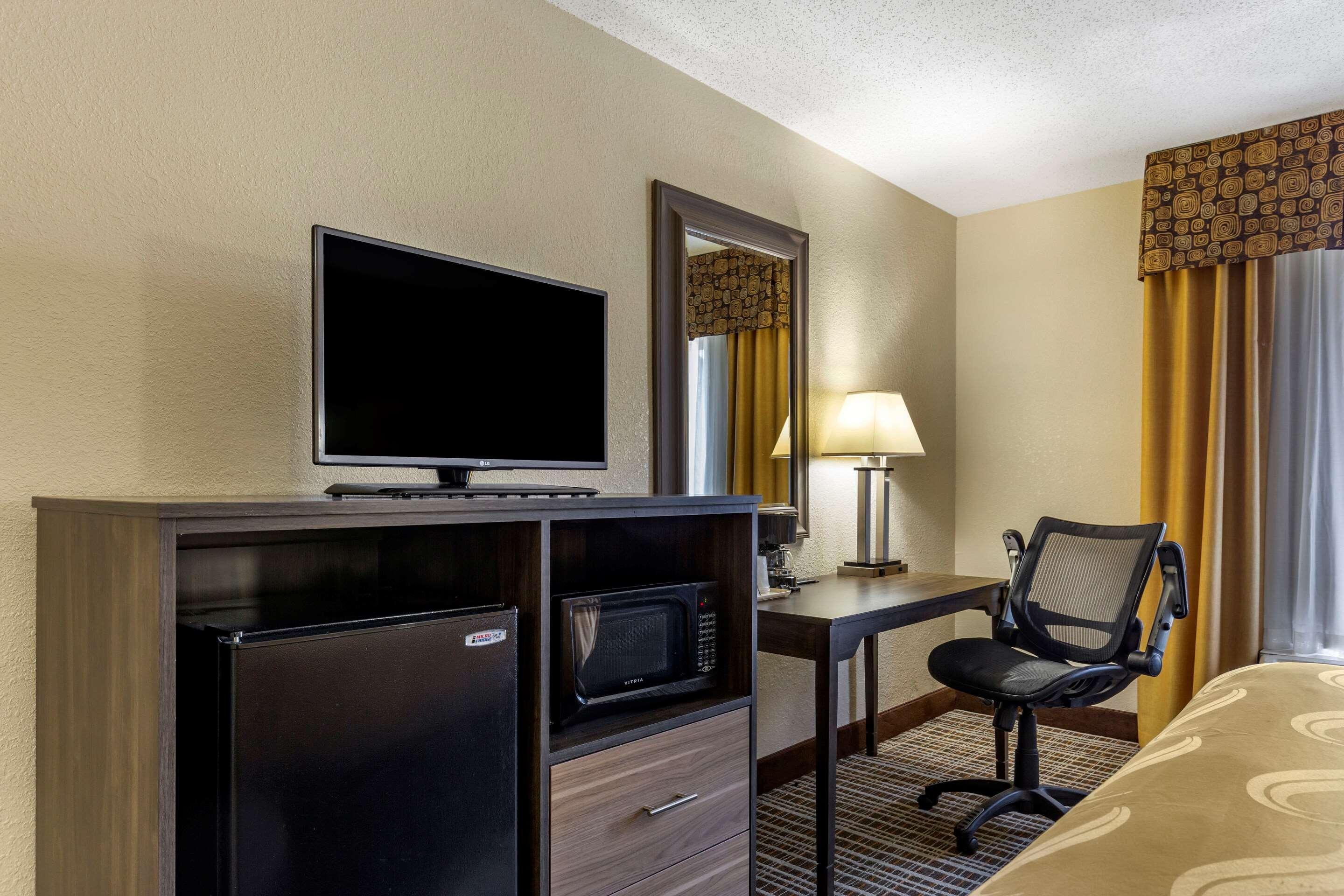 Quality Inn & Suites - Greensboro-High Point Exteriör bild